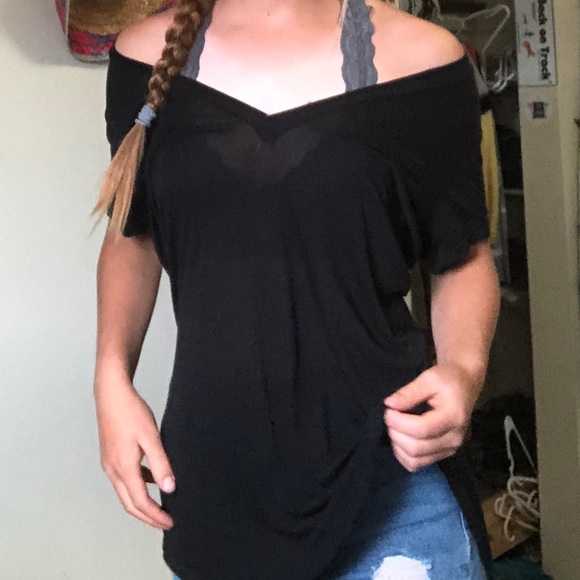 Black top - Picture 1 of 4